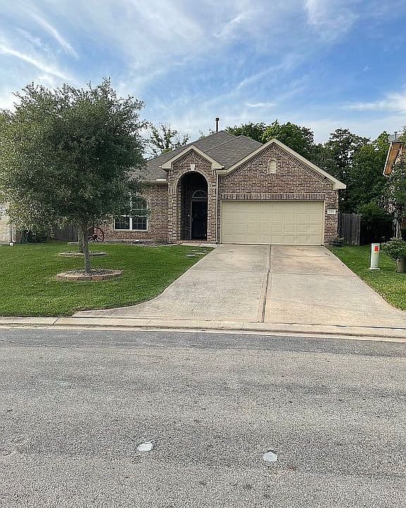 1st image of 2281 Oak Circle Dr N
