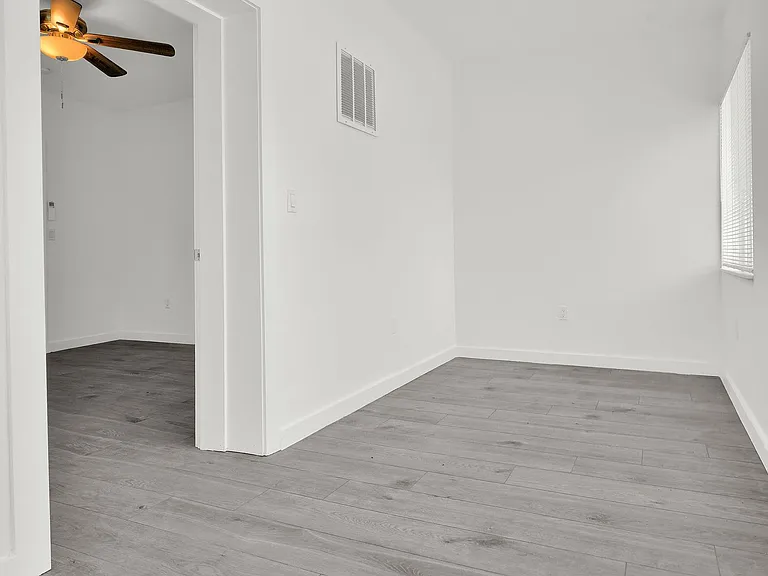 600 NW 25th Ct — Photo 5