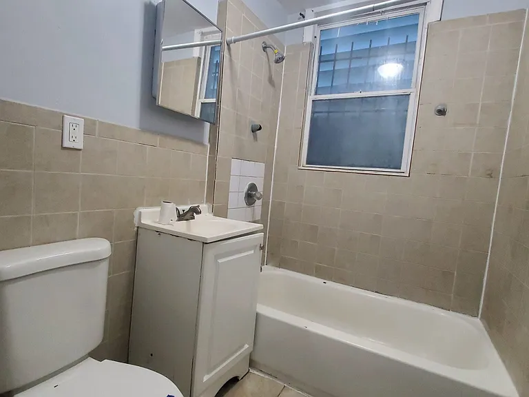 117 Grant Ave #1L — Photo 6