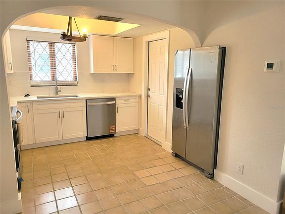 4th image of 1835 MARYLAND AVENUE NE