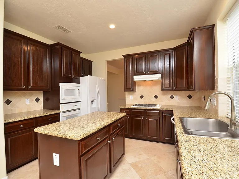 1218 Irish Mist Ct — Photo 18