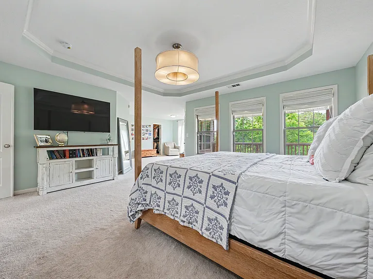 1147 Looking Glass Ln — Photo 33