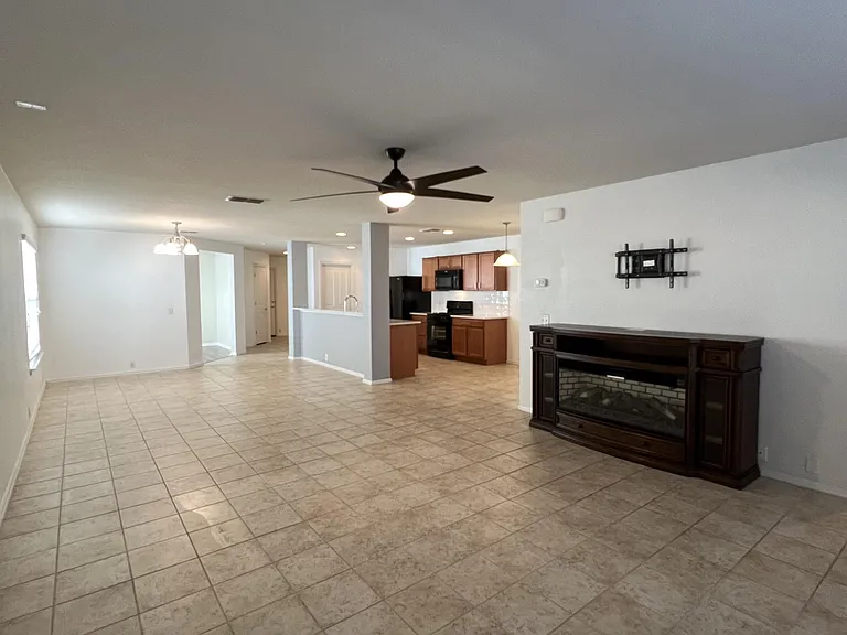10909 Charreada Trl — Photo 17