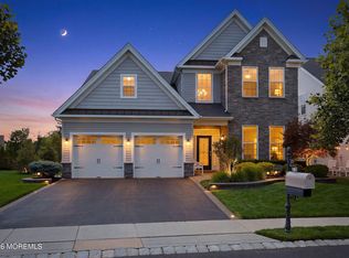9 Monterey Bay Ln, Tinton Falls, NJ 07724