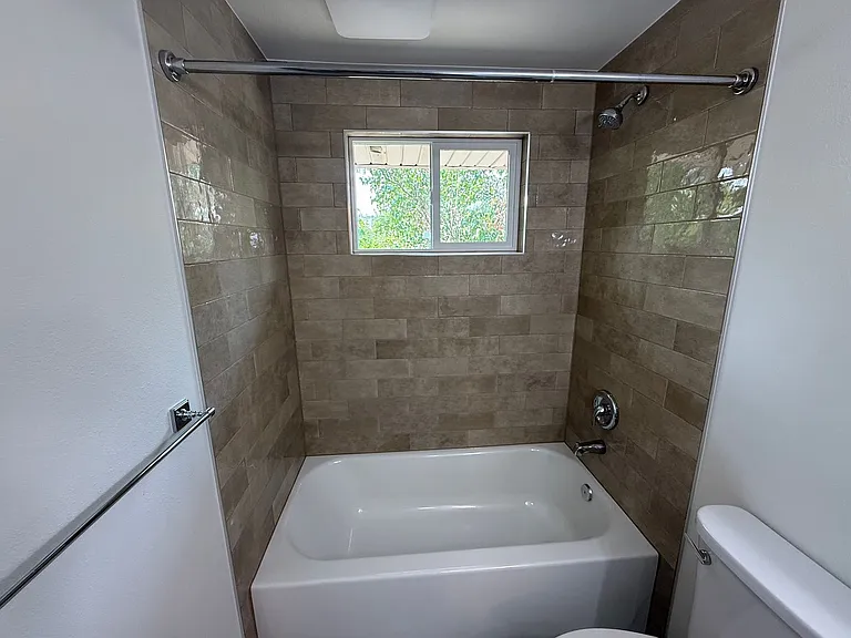 323 East Wabash Avenue — Photo 31