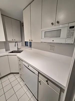 Rented by essential NEW YORK Real Estate | media 11