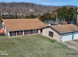 18484 Grove Dr, Springdale, AR 72764