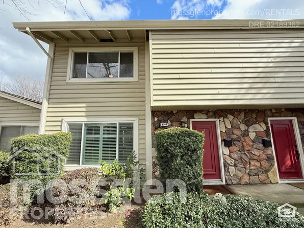 8303 La Riviera Dr, Sacramento, CA 95826