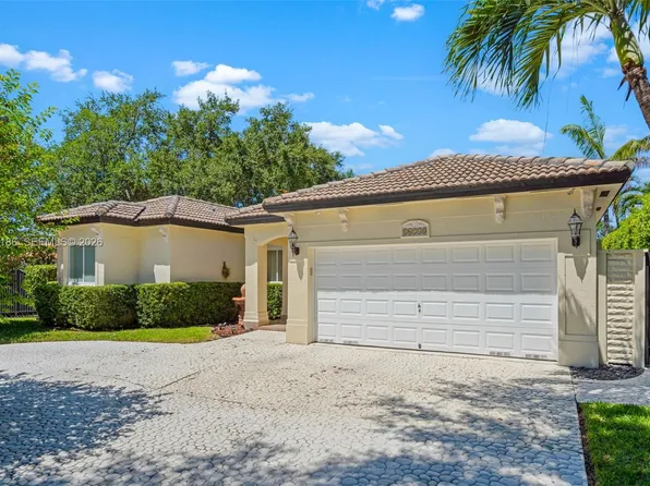 16238 NW 91st Ave, Miami Lakes, FL 33018