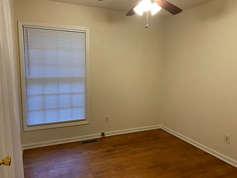 562 Granite St — Photo 8