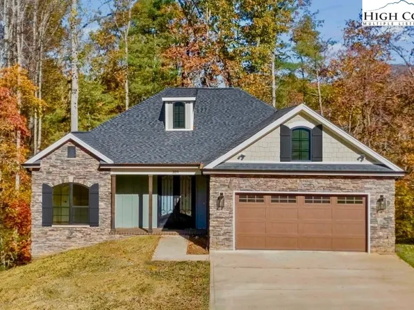309 NE Sassafras Court, Lenoir, NC 28645
