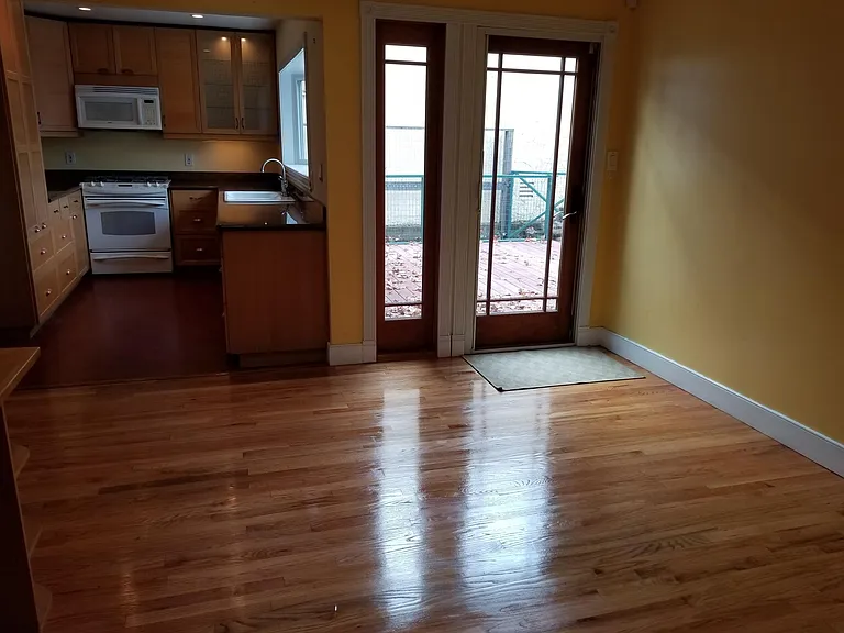 6109 Tehama Ave — Photo 4