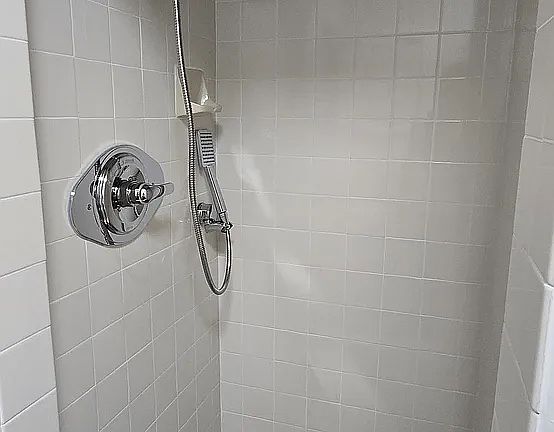 4th image of 5721 Loveland St