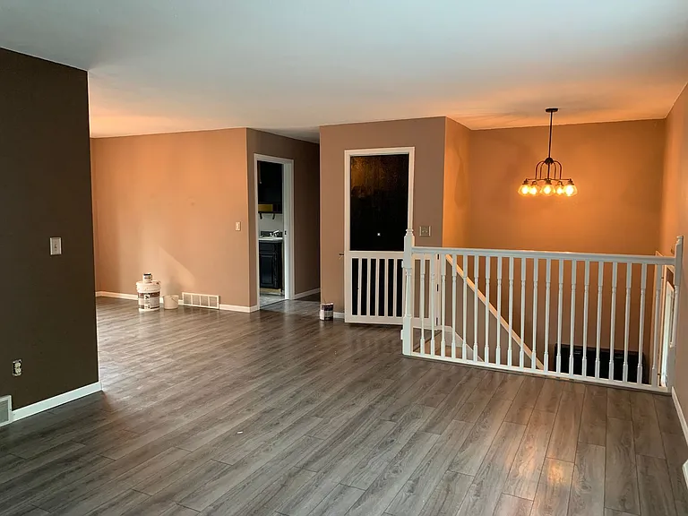 570 Roberts St SW — Photo 5