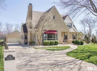 5 Maplewood Dr, Geneseo, IL 61254