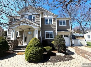 141 Brookside Ave, Cresskill, NJ 07626