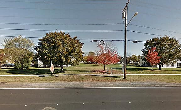 3rd image of 100 Fairfield Ct