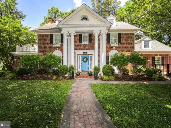 15 Crest Ln, Swarthmore, PA 19081