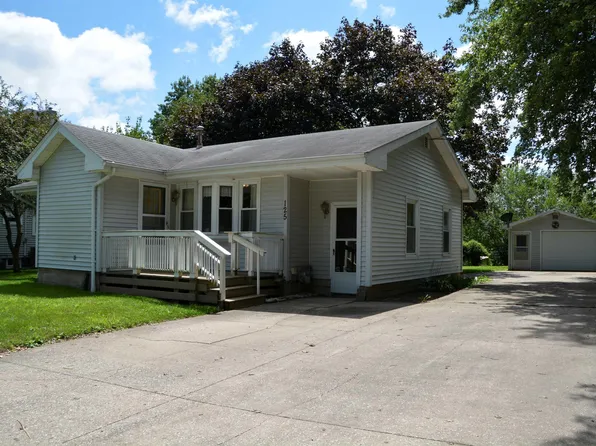 125 E Lincoln St, Good Hope, IL 61438