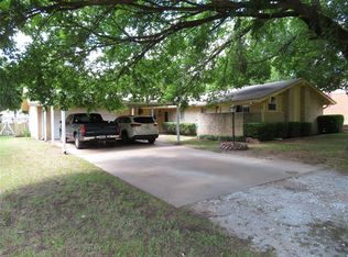 220 Edwards Dr, Bowie, TX 76230