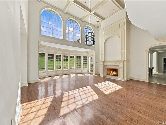 3rd image of 382 Pine Brook Road