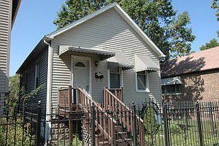 3rd image of 10714 S Hoxie Ave