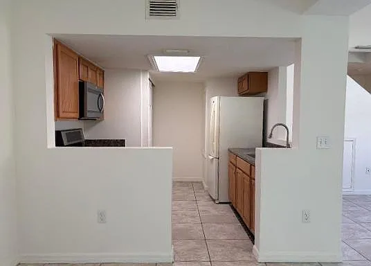 2734 Fan Palm Dr — Photo 10
