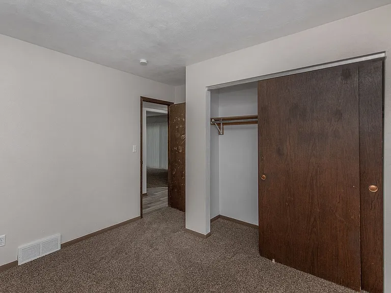 2415 Jebens Ave — Photo 29