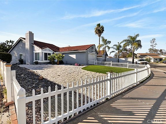 2nd image of 39427 Canyon Rim Cir