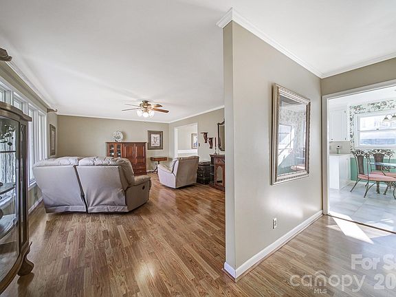 4th image of 501 Mountainbrook Rd