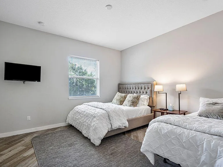 1382 Clydesdale Ave — Photo 27