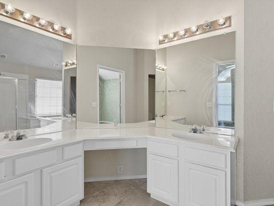 7875 Parkmount Ct, Fort Worth, TX 76137