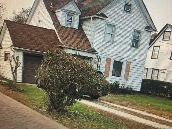129 N Grove St, Freeport, NY 11520