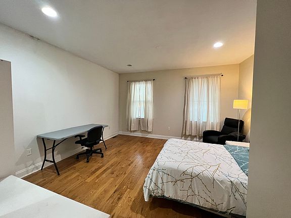 4th image of 340 N 42nd St Floor 3