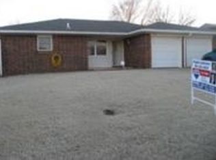 601 Highland Dr, Waukomis, OK 73773