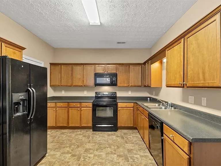 1025 City Park Dr — Photo 6