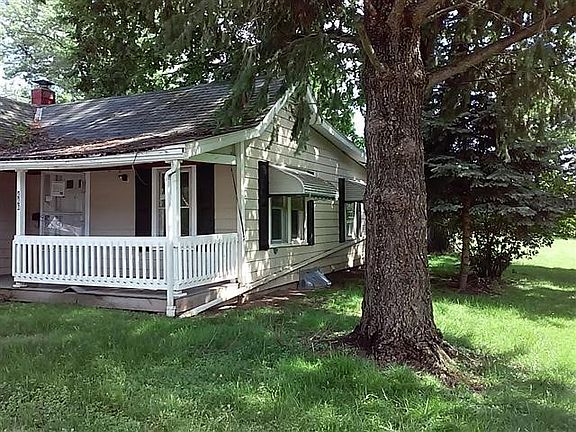 2nd image of 446 Magnolia Ave