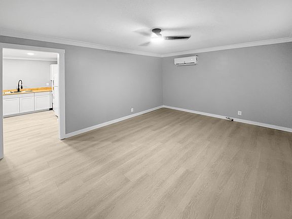3rd image of 350 Woolen St NE
