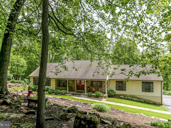 726 Aspen Ln, Lebanon, PA 17042