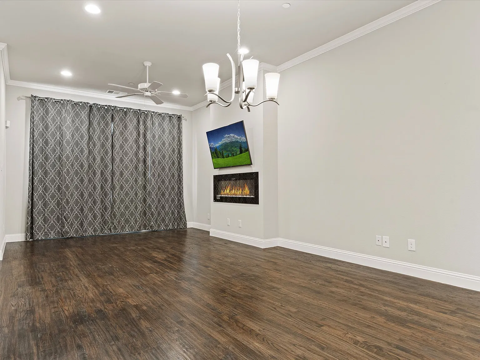 2 bed, 2.5 bath, 1952 sqft, $3,000 — Photo 4