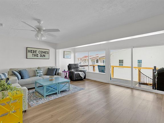 4th image of 35 Regency Point
