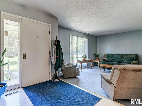 4th image of 14133 Pioneer Dr