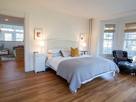 3rd image of 52 Maple St #B