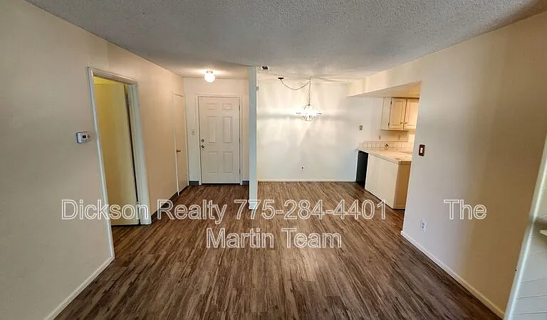 2300 Dickerson Rd #16 — Photo 3