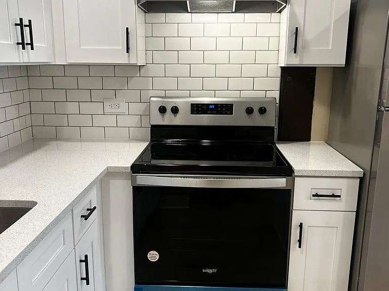 10102 Main St #1B — Photo 6
