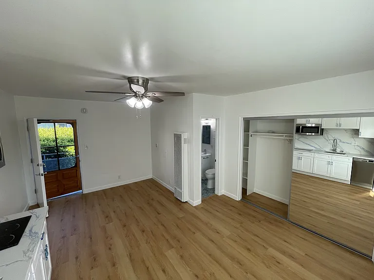 Navy Street Apartments — Photo 5