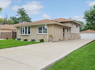 1025 S Haddow Ave, Arlington Heights, IL