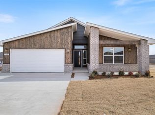 3300 Piney River Dr, Yukon, OK 73099