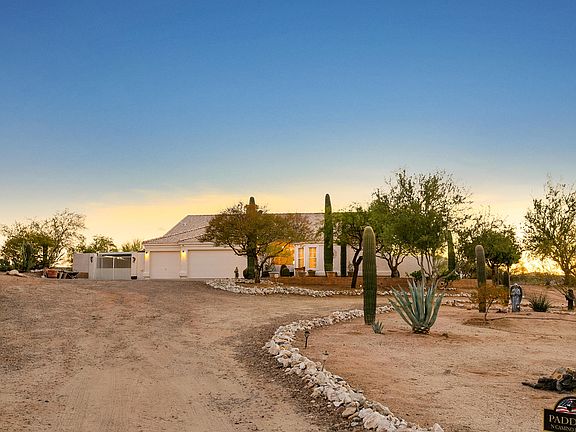 2nd image of 8745 N Camino De Oeste