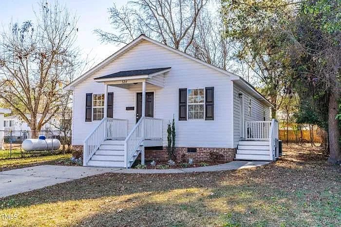 526 Mill St — Photo 2